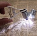 Mini Mikroskop z klipsem - powiększenie: 60 x, 2 x LED + 1 x UV. Warszawa ul. Króla Maciusia 12.                                                          www.km12.pl